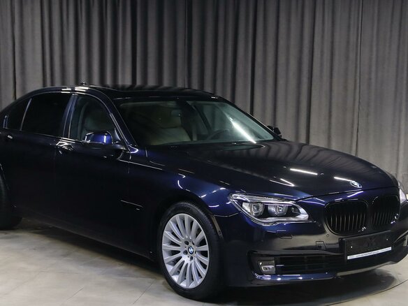 2014 BMW 7 серии Long 740Li xDrive V (F01/F02/F04) Рестайлинг, синий, 1799000 рублей - вид 2