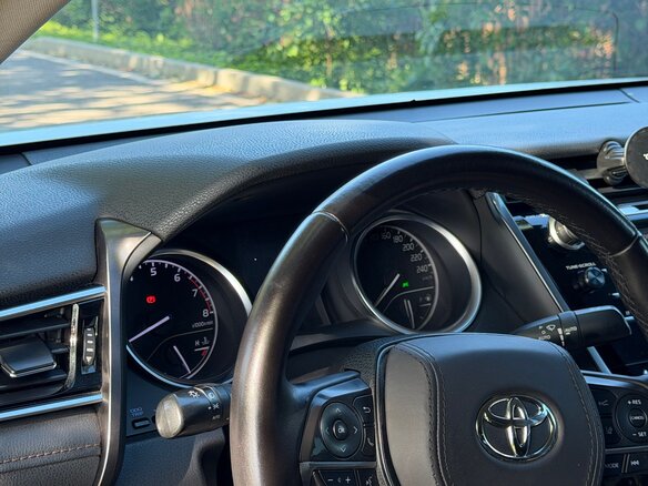 2019 Toyota Camry VIII (XV70), белый, 2000000 рублей - вид 17