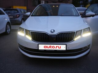2017 Skoda Octavia III (A7) Рестайлинг, белый, 1350000 рублей, вид 2