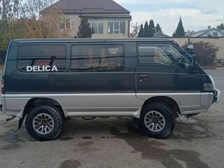 1992 Mitsubishi Delica III, серый, 850000 рублей, вид 3