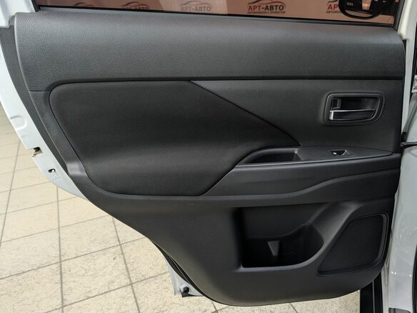 2015 Mitsubishi Outlander III Рестайлинг 2, белый - вид 20