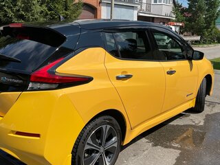 2018 Nissan Leaf II (ZE1), жёлтый, 1700000 рублей, вид 4