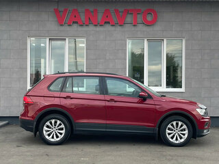 2020 Volkswagen Tiguan II, красный, 2470000 рублей, вид 4