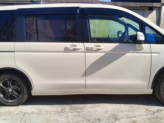2011 Honda Stepwgn Spada IV, белый, 1435000 рублей, вид 3
