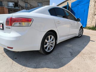 2010 Toyota Avensis III, белый, 980000 рублей, вид 4