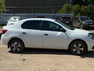 2017 Renault Logan II, белый, 690000 рублей, вид 4