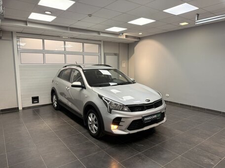 2020 Kia Rio X IV Рестайлинг, серый, 1650000 рублей, вид 3