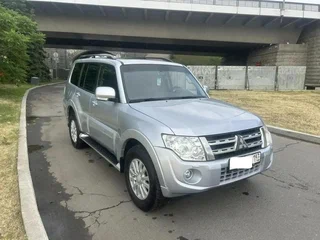 2012 Mitsubishi Pajero IV Рестайлинг 1, серебристый, 1330000 рублей, вид 1