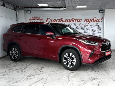 Toyota Highlander IV (XU70)