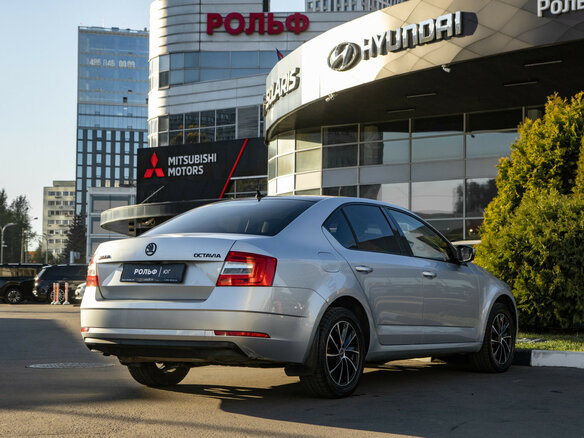 2017 Skoda Octavia III (A7) Рестайлинг, серебристый, 1448000 рублей - вид 3
