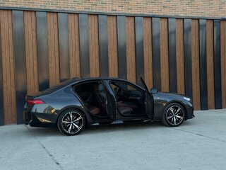 2025 BMW 5 серии 530i xDrive VIII (G60/G61/G68), серый, 7600000 рублей, вид 5