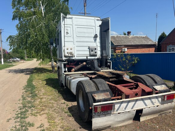 1999 Renault Magnum, белый, 800000 рублей - вид 2