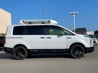 2023 Mitsubishi Delica D:5 I Рестайлинг, белый, 2400000 рублей, вид 2