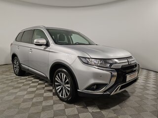 2019 Mitsubishi Outlander III Рестайлинг 3, серебристый, 2149000 рублей, вид 3