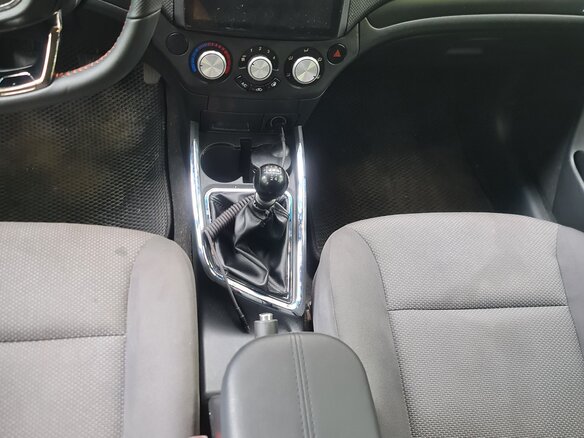 2010 Chevrolet Aveo I Рестайлинг, красный, 400000 рублей - вид 5