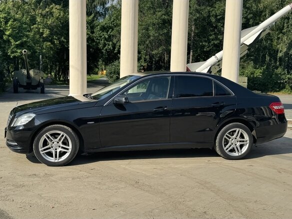 2010 Mercedes-Benz E-Класс 200 5G-Tronic IV (W212, S212, C207), чёрный, 1370000 рублей - вид 4
