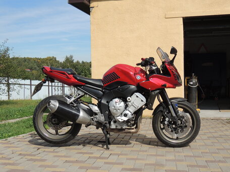 2009 Yamaha FZ1, красный, 630000 рублей, вид 1