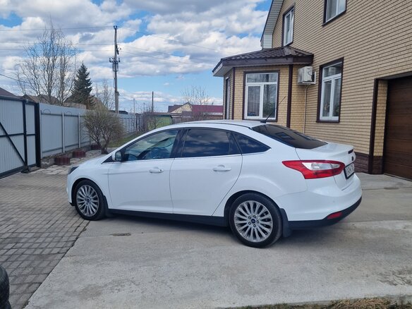 2013 Ford Focus III, белый, 1150000 рублей - вид 4