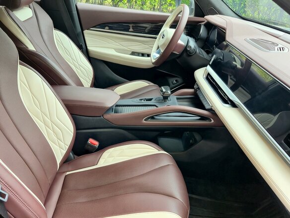 2022 Geely Monjaro (Xingyue L) I, серый, 2850000 рублей - вид 17