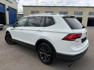 2022 Volkswagen Tiguan Allspace II Рестайлинг, белый, 2732000 рублей, вид 4