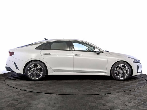 2021 Kia K5 III, белый - вид 3