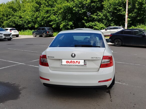 2014 Skoda Octavia III (A7), белый, 1060000 рублей - вид 4