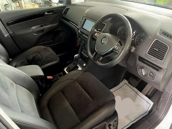 2018 Volkswagen Sharan II Рестайлинг, белый, 1399000 рублей - вид 3