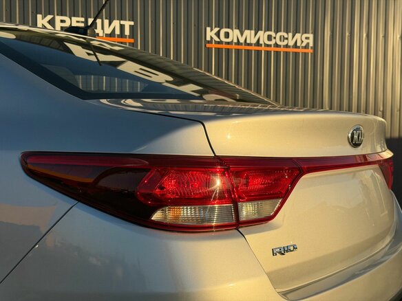 2017 Kia Rio IV, серебристый - вид 6