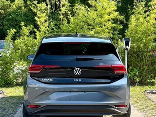 2024 Volkswagen ID.3 57.3 kWh I, серый, 2630000 рублей, вид 5