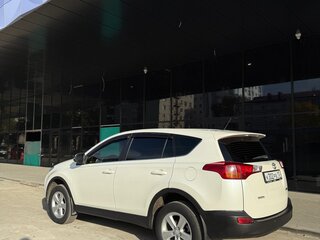 2013 Toyota RAV4 IV (XA40), белый, 1680000 рублей, вид 2