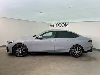 2025 BMW 5 серии 523d xDrive VIII (G60/G61/G68), серый, 9240000 рублей, вид 2