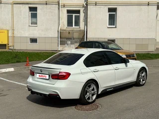 2018 BMW 3 серии 330i xDrive VI (F3x) Рестайлинг, белый, 2300000 рублей, вид 4