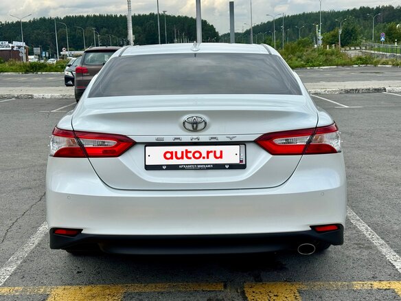 2020 Toyota Camry VIII (XV70), белый, 2890000 рублей - вид 4