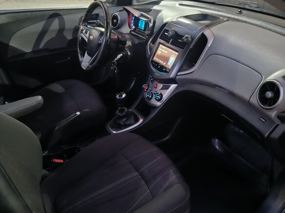 2013 Chevrolet Aveo II, чёрный, 560000 рублей - вид 16