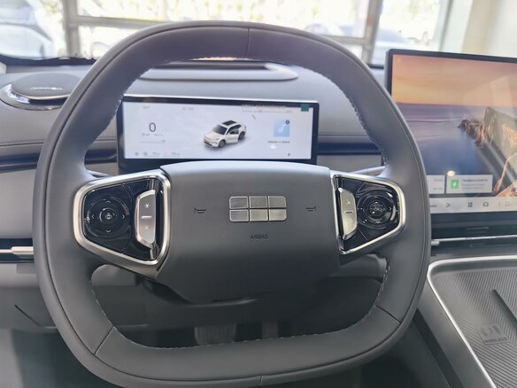 2026 Geely EX5 Гибрид EM-R, серебристый, 3829990 рублей - вид 14