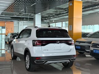 2021 Volkswagen T-Cross I (China Market), белый, 1335000 рублей, вид 4