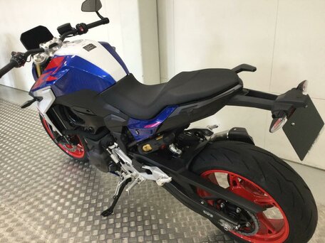 2024 BMW F 900 R, синий, 1277000 рублей, вид 3