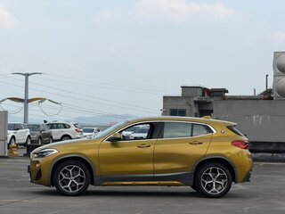2021 BMW X2 sDrive18i I (F39), золотистый, 2500000 рублей, вид 4