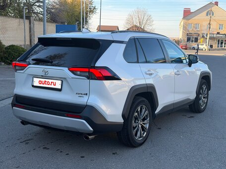 2025 Toyota RAV4 V (XA50), белый, 3800000 рублей, вид 4