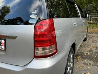2008 Toyota Wish I Рестайлинг, серебристый, 680000 рублей, вид 3