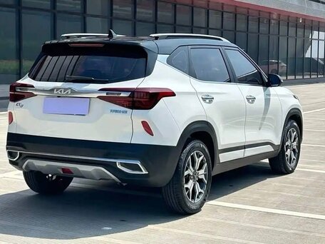 2022 Kia KX3, белый, 1900000 рублей, вид 5