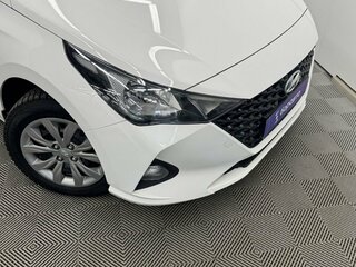 2022 Hyundai Solaris II Рестайлинг, белый, 1540000 рублей, вид 4