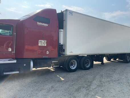 2004 Kenworth T600, красный, 1100000 рублей, вид 5