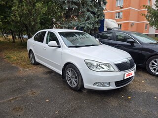 2011 Skoda Octavia II (A5) Рестайлинг, белый, 695000 рублей, вид 2