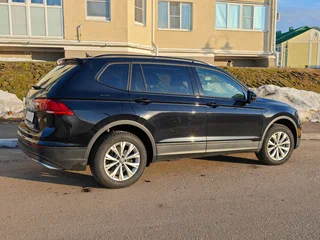 2020 Volkswagen Tiguan Allspace II, чёрный, 2590000 рублей, вид 3