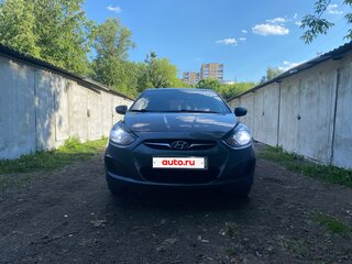 2013 Hyundai Solaris I, серый, 780000 рублей, вид 2