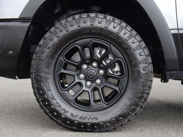 2026 Ram 1500 Quad Cab V Рестайлинг, серый, 10190000 рублей - вид 11