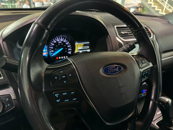 2018 Ford Explorer V Рестайлинг 2, серый, 2900000 рублей - вид 10