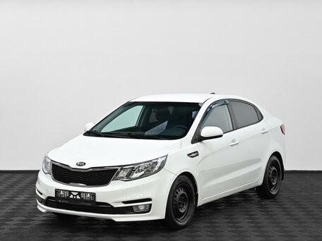 2017 Kia Rio III Рестайлинг, белый, 805000 рублей, вид 3