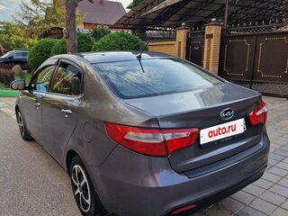 2013 Kia Rio 4-speed III, серый, 850000 рублей, вид 5